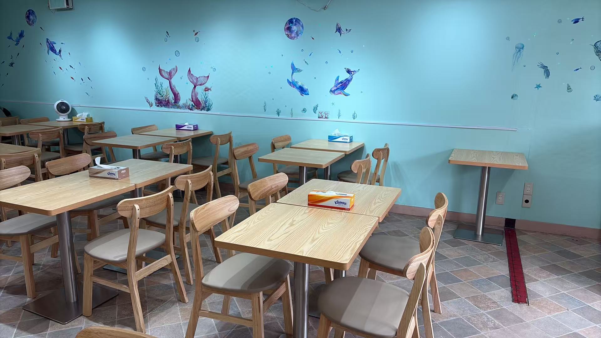 店内 3